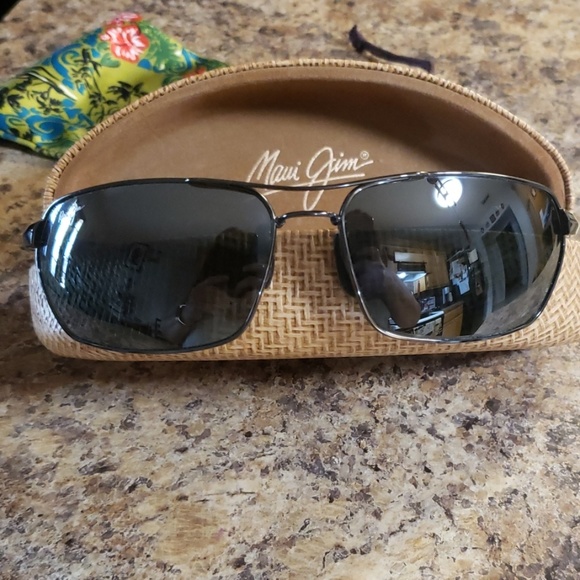 Maui Jim Polarized Sunglasses - Picture 1 of 5